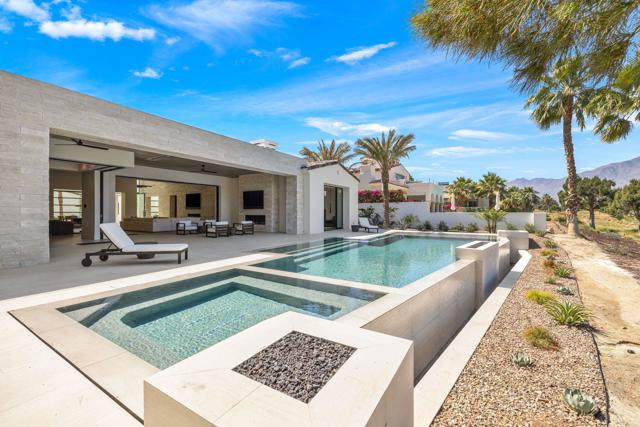 53603 Via Mallorca, La Quinta CA: https://media.crmls.org/mediaz/2b608e03-56a8-432d-a42a-45ff32c4dd27.jpg