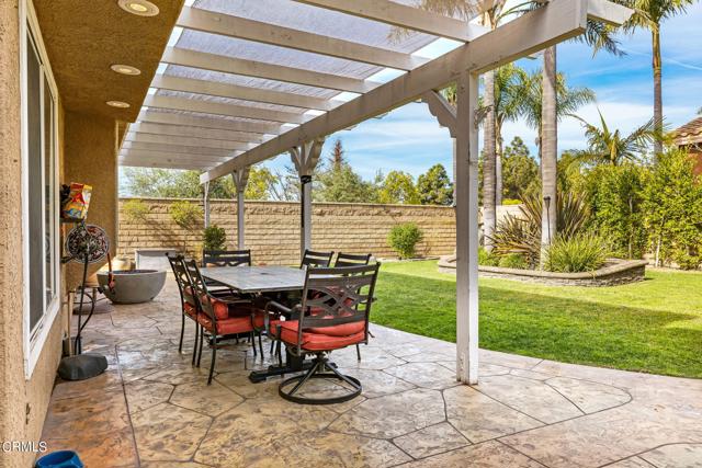 2561 Upper Bay Drive, Oxnard CA: https://media.crmls.org/mediaz/2b609861-f8bf-4678-bfe7-902da1a53e5b.jpg