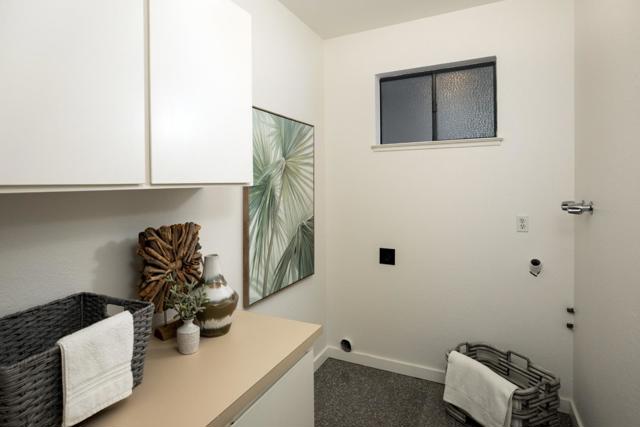 1290 Sharon Park Drive, Menlo Park CA: https://media.crmls.org/mediaz/2b60c797-9654-4536-9fcf-a3b9144e615e.jpg