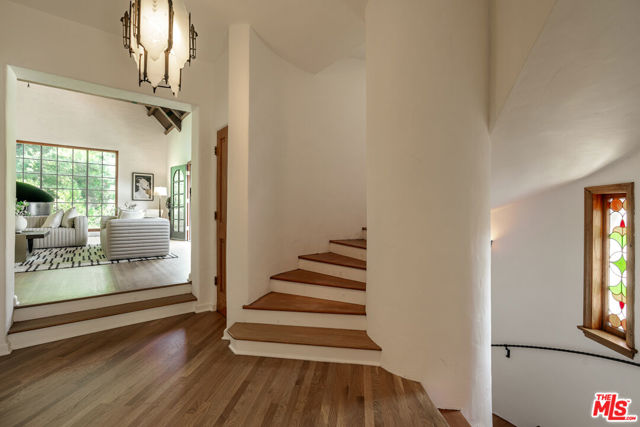 3105 Ledgewood Drive, Los Angeles CA: https://media.crmls.org/mediaz/2b613371-1b34-4519-a957-5b4d83718eb7.jpg