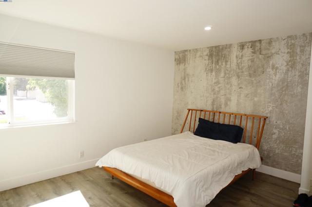 156 Briarwood Dr, Hayward CA: https://media.crmls.org/mediaz/2b61572c-ab28-4d5e-8415-fe0a27d6ab9f.jpg