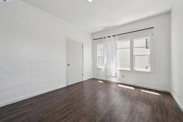 1360 Berkeley Way, Berkeley CA: https://media.crmls.org/mediaz/2b6192b7-a43a-4e7f-920e-b561da0bcab5.jpg