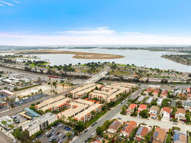 2727 Morena Blvd, San Diego CA: https://media.crmls.org/mediaz/2b62030e-a0ba-4019-ba9e-ae950a49ae7e.jpg