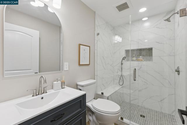 2101 Golden Rain, Walnut Creek CA: https://media.crmls.org/mediaz/2b6221e8-fb30-4cb0-80dc-2345e75d3400.jpg