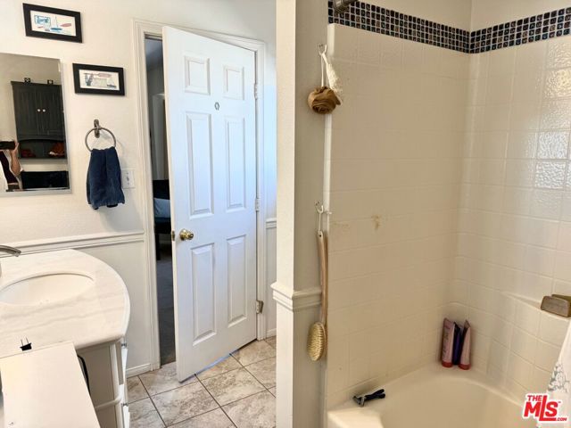 8125 Centola Road, Phelan CA: https://media.crmls.org/mediaz/2b626146-3442-40a2-9446-bc3b80b114e3.jpg