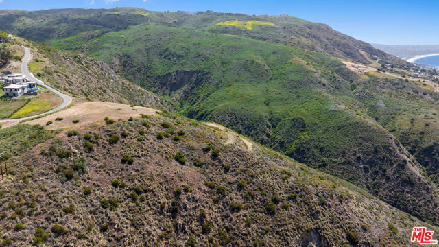 4250 Decker Edison Road, Malibu CA: https://media.crmls.org/mediaz/2b6314b7-5373-4ce0-8f81-4f1a37e6a6e5.jpg