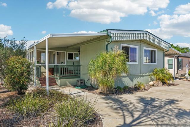 Detail Gallery Image 3 of 54 For 29090 Camino Alba, Murrieta,  CA 92563 - 3 Beds | 2 Baths