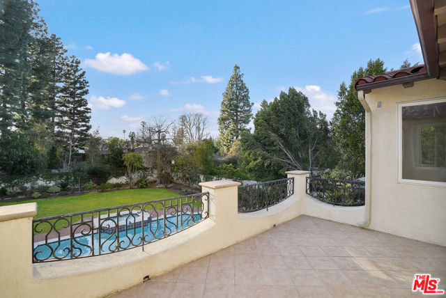 5309 Louise Avenue, Encino CA: https://media.crmls.org/mediaz/2b63bcb0-3b72-4863-adb4-8879d94a214b.jpg