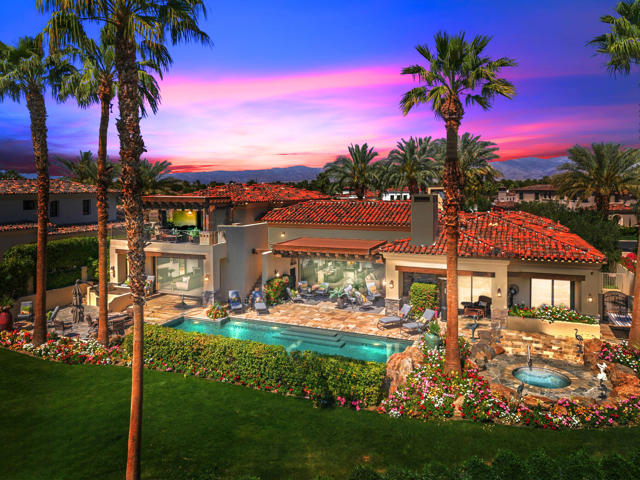 80675 Via Portofino, La Quinta CA: https://media.crmls.org/mediaz/2b6402c0-f9aa-4a7b-9885-bea460f13ca7.jpg
