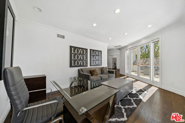 16221 Elisa Place, Encino CA: https://media.crmls.org/mediaz/2b644b33-c2d9-4935-9ed9-4feaa4cd1c1d.jpg