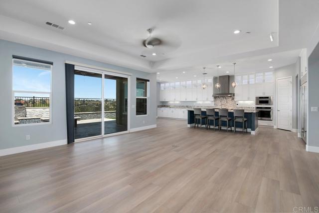 Detail Gallery Image 10 of 46 For 1733 Lemonadeberry Ln, Vista,  CA 92084 - 5 Beds | 3/1 Baths