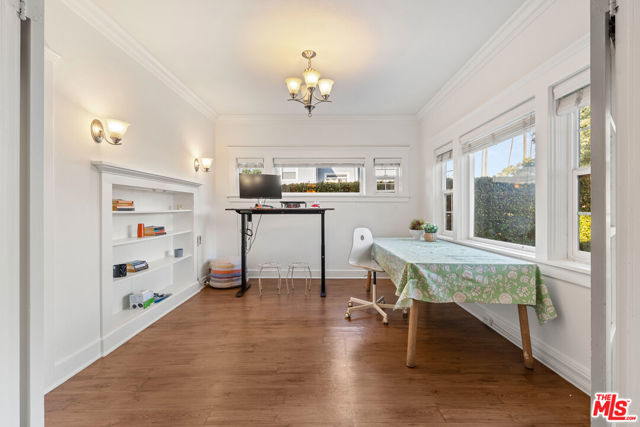 1513 S Victoria Avenue, Los Angeles CA: https://media.crmls.org/mediaz/2b65583c-eb97-4654-8458-d19eb602ad75.jpg