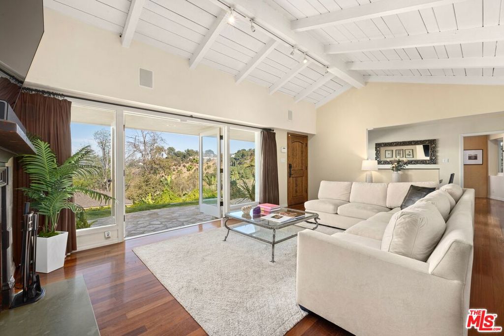 2980 Briar Knoll Drive