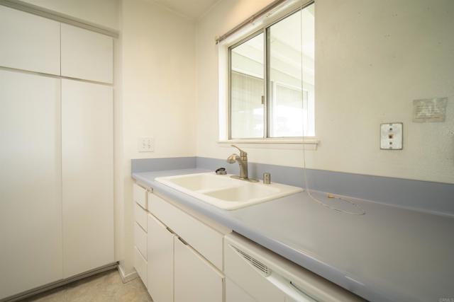 Detail Gallery Image 4 of 31 For 3592 Boussock Ln, Oceanside,  CA 92057 - 2 Beds | 1 Baths