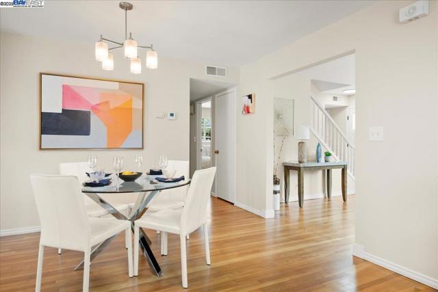 7551 Buckeye Pl, Newark CA: https://media.crmls.org/mediaz/2b6658d6-dcc5-48fc-8e94-9278fa8a06b7.jpg