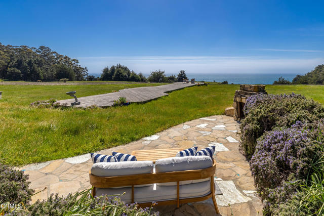 28651 S Highway 1, Point Arena CA: https://media.crmls.org/mediaz/2b66882d-4976-4270-996c-fd519237b13d.jpg