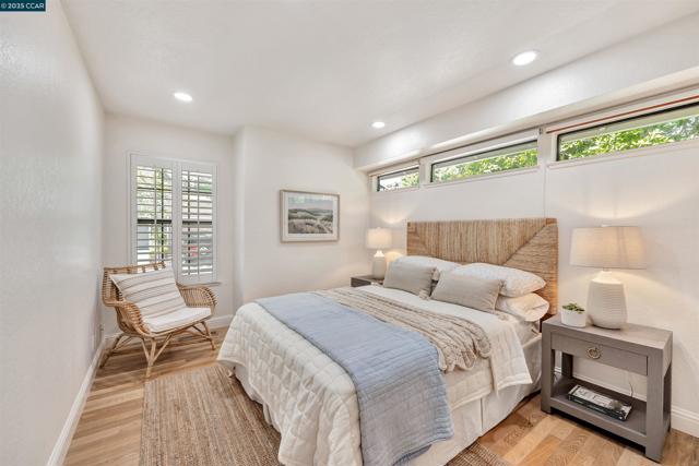 4 Benedita Pl, Moraga CA: https://media.crmls.org/mediaz/2b66cd1a-e69a-4253-a18e-5670f23cdce3.jpg
