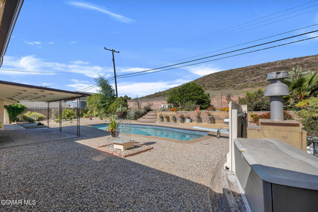 839 Jenny Drive, Newbury Park CA: https://media.crmls.org/mediaz/2b672c3b-8756-4ac5-a15e-5c069a5d8b35.jpg