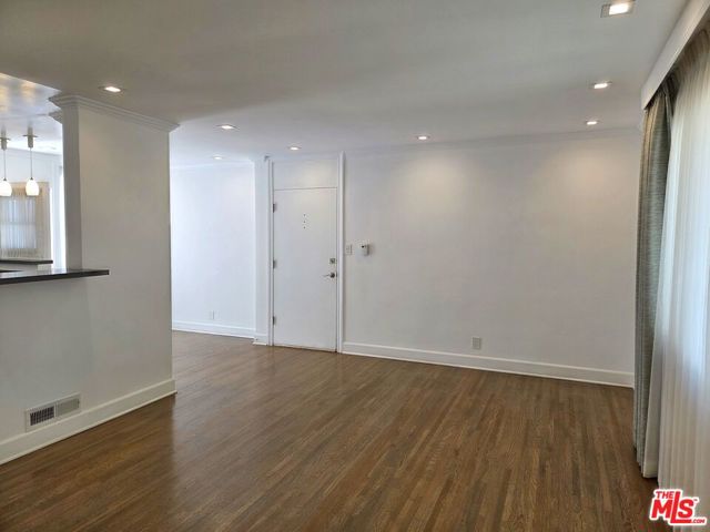 Image 6 of 14 For 130 San Vicente Boulevard 132 B