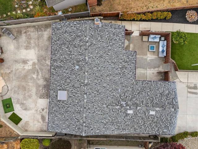 1415 LInda Mar Boulevard, Pacifica CA: https://media.crmls.org/mediaz/2b67c86e-68ee-4188-bed2-6c27f83fd5e7.jpg