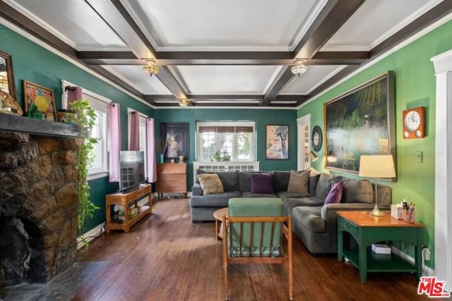 541 S Coronado Street, Los Angeles CA: https://media.crmls.org/mediaz/2b683d87-3583-4c2f-940e-a6dec75900ed.jpg