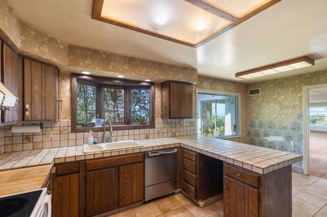 12095 Mount Hamilton Road, San Jose CA: https://media.crmls.org/mediaz/2b6894a5-444a-4b26-9600-558b975b9280.jpg