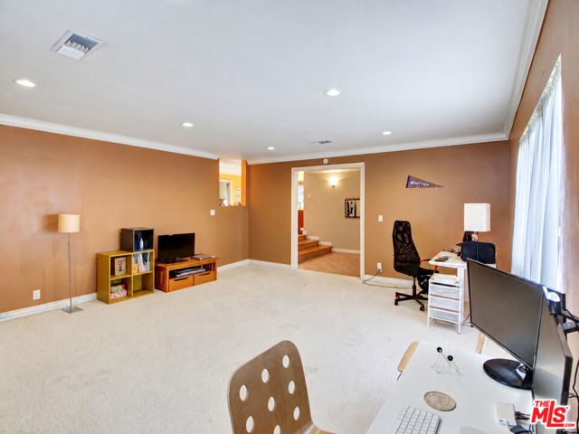 5720 El Rincon Way photo 10