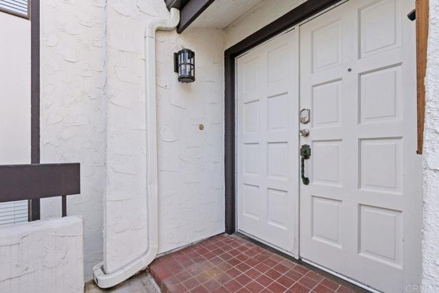7528 Jerez Court, Carlsbad CA: https://media.crmls.org/mediaz/2b68e30c-7616-4bb0-9779-70e1c3e6f6bc.jpg