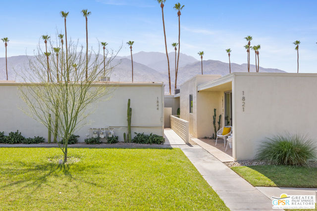 1821 Sandcliff Road, Palm Springs CA: https://media.crmls.org/mediaz/2b69e0a6-a3fe-496a-b40c-70d79f116e1a.jpg
