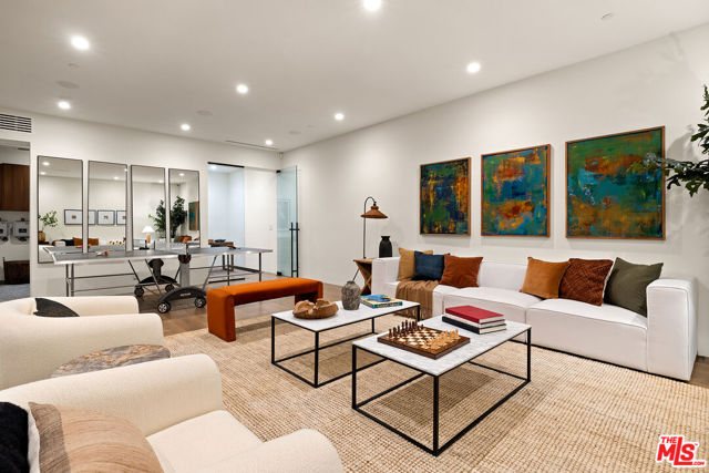 8732 Rangely Avenue, West Hollywood CA: https://media.crmls.org/mediaz/2b6b83b1-c12d-4d47-97b4-390234ff88dd.jpg
