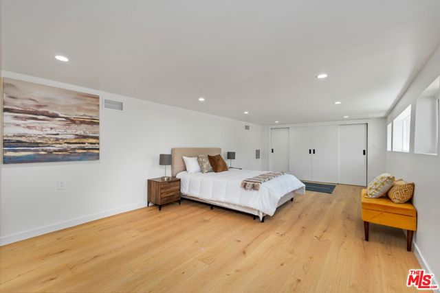 224 N Bundy Drive, Los Angeles CA: https://media.crmls.org/mediaz/2b6b9da1-cf21-4547-897f-0f26afb5424d.jpg