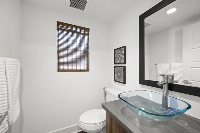 7853 Inception Way, San Diego CA: https://media.crmls.org/mediaz/2b6bbf8f-1d16-4f83-829a-1a2c76aa327e.jpg