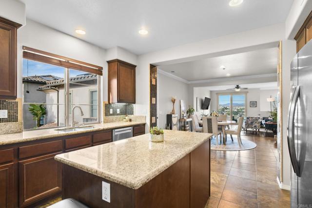 Detail Gallery Image 2 of 37 For 2233 Capistrano Way #18,  Chula Vista,  CA 91915 - 4 Beds | 3 Baths