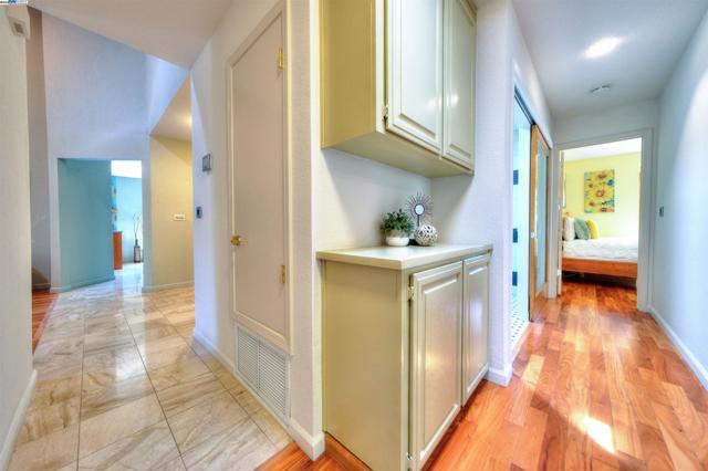 6291 Calle Fuego, Pleasanton CA: https://media.crmls.org/mediaz/2b6d7fda-9c47-4afe-bbd7-0b0d52fe622a.jpg
