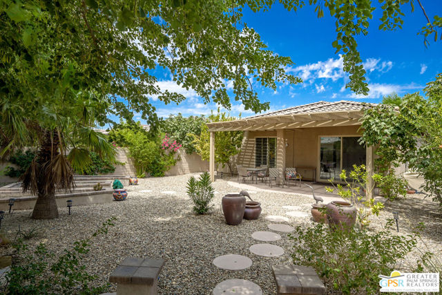39220 Calle Negrete, Indio CA: https://media.crmls.org/mediaz/2b6def27-c6a6-4dad-88ea-49f1a3dccb23.jpg