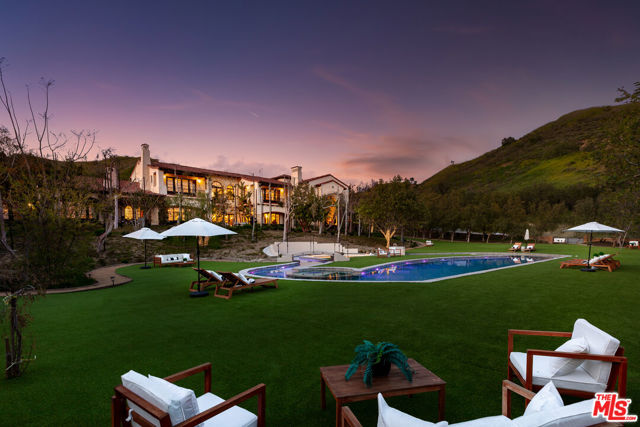 6914 Solano Verde Drive, Somis CA: https://media.crmls.org/mediaz/2b6ea0c8-ea87-49cb-9239-b159bd5e5a97.jpg