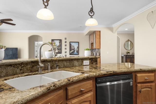 960 Smith Rd, Watsonville CA: https://media.crmls.org/mediaz/2b6ecfac-baca-44c2-822a-f2c1819ee11c.jpg