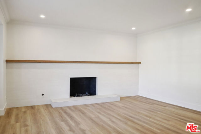 23681 Cavanaugh Road, Lake Forest CA: https://media.crmls.org/mediaz/2b6f6737-e9c3-4082-98bf-e1d5738eba6a.jpg