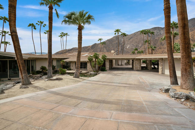 925 W Coronado Avenue, Palm Springs, CA 92262