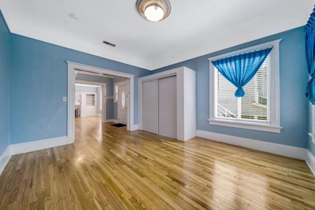 2520 E 24th Street, Oakland CA: https://media.crmls.org/mediaz/2b7002f2-4568-47da-86ee-15f773d0d30d.jpg