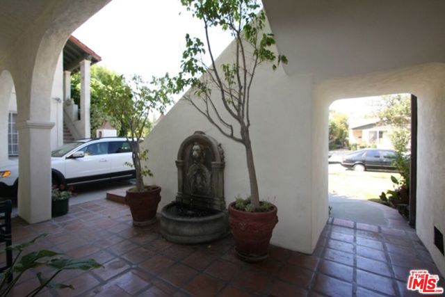 1114 S Clark Drive, Los Angeles CA: https://media.crmls.org/mediaz/2b707136-1c59-4310-b63d-72fcc96c89bb.jpg