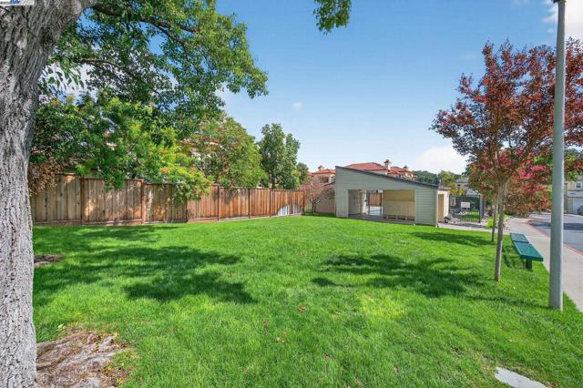 6574 Conestoga Ln, Dublin CA: https://media.crmls.org/mediaz/2b70a51d-afdc-4eed-8249-14bef3d85432.jpg