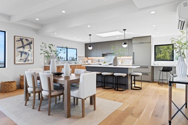 760 Loma Court, Redwood City CA: https://media.crmls.org/mediaz/2b737325-3483-4a8f-a254-7d52f5694bd2.jpg