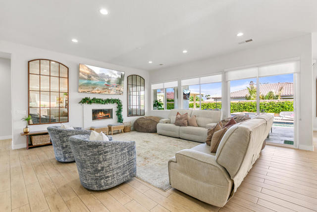 44830 Via Mirabel, La Quinta CA: https://media.crmls.org/mediaz/2b740b36-332a-47d6-92d2-c573867a9b49.jpg