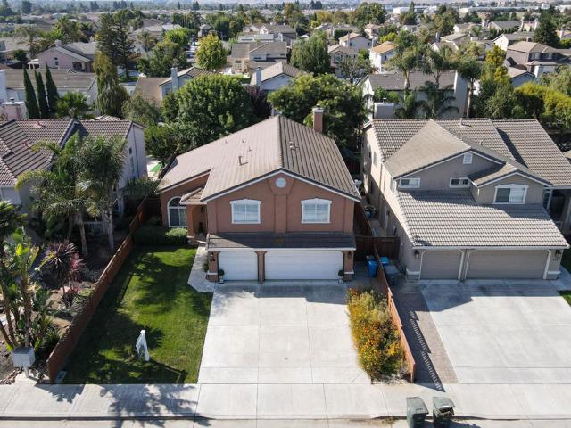 751 La Baig Drive, Hollister CA: https://media.crmls.org/mediaz/2b749d49-5ee5-47d0-a784-01ff65e6c9bb.jpg