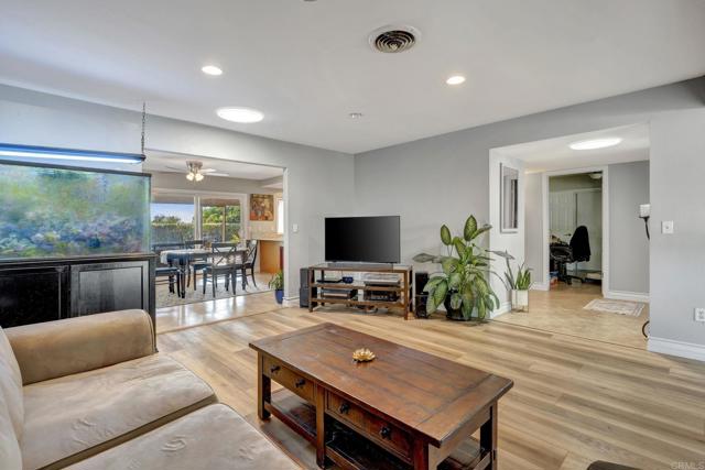 Detail Gallery Image 6 of 35 For 10743 Flambeau Pl, La Mesa,  CA 91941 - 4 Beds | 2 Baths