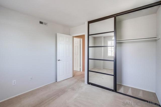 14811 Summerbreeze Way, San Diego CA: https://media.crmls.org/mediaz/2b756e1c-7efb-4475-8976-1772f53b1510.jpg