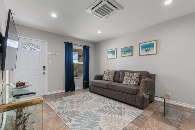 Detail Gallery Image 6 of 25 For 1528 San Jose St, Oceanside,  CA 92058 - 2 Beds | 2 Baths