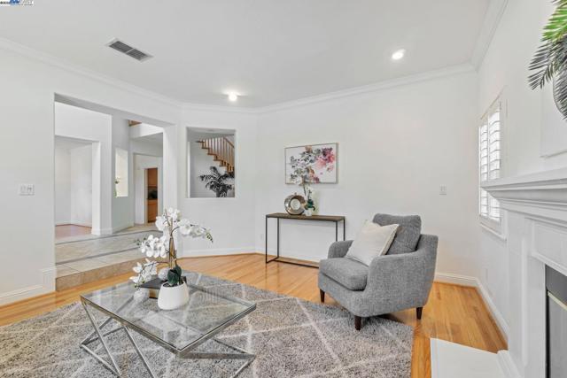 135 Cara Ct, Walnut Creek CA: https://media.crmls.org/mediaz/2b76ab53-9f70-4280-ad46-ae9d0c253ecc.jpg