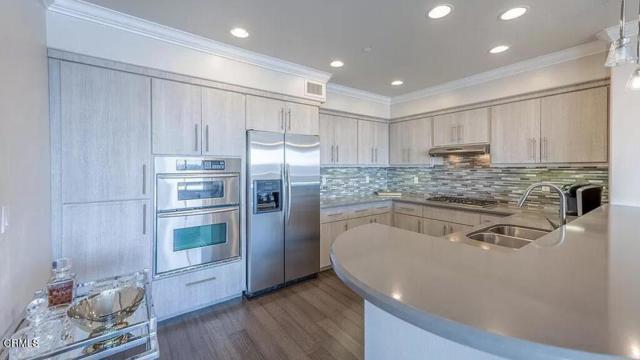 4346 Tradewinds Drive, Oxnard CA: https://media.crmls.org/mediaz/2b76f759-5e9e-436d-b50b-972518c93178.jpg